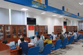 Khu vực tiếp nhận hồ sơ giải quyết thủ tục hành chính của Bảo hiểm xã hội tỉnh Cà Mau. (Ảnh: Minh Hưng/TTXVN)