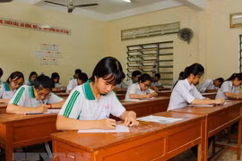 Cơ quan An ninh điều tra đề nghị truy tố ba bị can về hành vi Lợi dụng chức vụ, quyền hạn trong khi thi hành công vụ. (Ảnh minh họa: Hồng Thái/TTXVN)