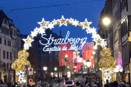 Khu chợ Giáng sinh tại Strasbourg vốn là một địa điểm du lịch nổi tiếng, thu hút hàng trăm nghìn lượt du khách mỗi năm. . (Nguồn: Toronto.citynews.ca)