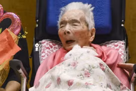 Cụ bà Fusa Tatsumi tại viện dưỡng lão ở Osaka, ngày 30/6/2022. (Ảnh: Kyodo/TTXVN)