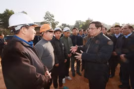 Thủ tướng Phạm Minh Chính kiểm tra Dự án đầu tư xây dựng đường cao tốc Tuyên Quang - Phú Thọ đoạn qua tỉnh Phú Thọ. 