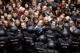 Tây Ban Nha kêu gọi đối thoại về Catalonia trong khuôn khổ Hiến Pháp