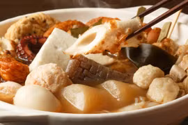 Nhà hàng Nhật sử dụng nồi nước dùng được đun đi đun lại trong 74 năm