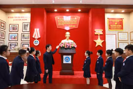 Vinh dự và tự hào với bề dày truyền thống lịch sử, vào Lễ kỷ niệm 100 năm thành lập tới đây, trường trung học cơ sở Ngô Sĩ Liên sẽ được đón nhận Huân chương Độc lập hạng Nhì. (Ảnh: Thanh Tùng/TTXVN) 