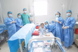 Sức khỏe bệnh nhi đến nay đã hồi phục ổn định trở lại và xuất viện. (Ảnh: TTXVN)