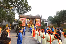 [Photo] Lễ hội Cổ Loa Xuân Canh Tý 2020 thu hút đông đảo du khách