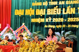 Bà Võ Thị Ánh Xuân, Bí thư Tỉnh ủy An Giang khóa XI, nhiệm kỳ 2020-2025 phát biểu bế mạc đại hội. (Ảnh: Thanh Sang/TTXVN)