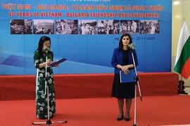 Đại sứ Marinela Petkova phát biểu tại lễ khai mạc triển lãm ảnh Việt Nam-Bulgaria: 70 năm Hữu nghị và Phát triển. (Ảnh: Minh Thu/Vietnam+)