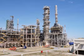 Phân xưởng CDU là một trong những phân xưởng dừng máy đầu tiên phục vụ bảo dưỡng tổng thể lần 4. (Nguồn: TTXVN)