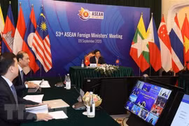 Phó Thủ tướng, Bộ trưởng Bộ Ngoại giao Phạm Bình Minh chủ trì Hội nghị Bộ trưởng Ngoại giao ASEAN lần thứ 53. (Ảnh: Lâm Khánh/TTXVN) 
