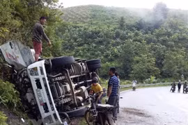 Hiện trường một vụ tai nạn giao thông. (Nguồn: TTXVN)