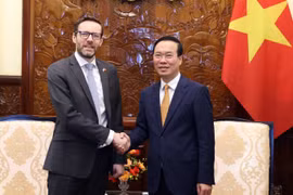 Chủ tịch nước Võ Văn Thưởng tiếp Đại sứ Vương quốc Liên hiệp Anh và Bắc Ireland tại Việt Nam Iain Frew. (Ảnh: Thống Nhất/TTXVN)