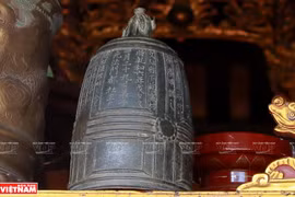 Chuông Nhật Tảo còn nguyên vẹn dù có tuổi đời hàng ngàn năm. (Nguồn: Báo ảnh Việt Nam)