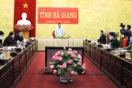 Chủ tịch UBND tỉnh Hà Giang Nguyễn Văn Sơn phát biểu tại cuộc họp. (Ảnh: Minh Tâm/TTXVN)