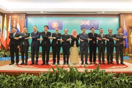 Các trưởng đoàn chụp ảnh chung. (Ảnh: TTXVN)