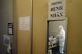 Bệnh nhân nghi nhiễm virus corona được cách ly, điều trị. (Ảnh: Đinh Hằng/TTXVN)