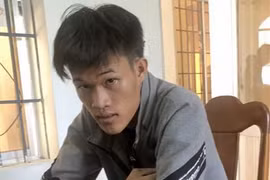Đối tượng Phạm Kim Phê tại Cơ quan Cảnh sát điều tra. (Ảnh: TTXVN)