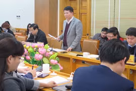 Thứ trưởng Bộ Y tế Trương Quốc Cường, Phó Trưởng Ban chỉ đạo quốc gia phòng chống dịch bệnh viêm đường hô hấp do chủng mới của virus corona phát biểu chỉ đạo về công tác phòng chống dịch bệnh tại Lào Cai. (Ảnh: Thu Hương/TTXVN)