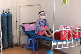 Sau 1 tuần điều trị, bệnh nhân 268 ở Hà Giang có sức khỏe ổn định, tiến triển tốt. (Ảnh: TTXVN)
