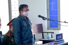 Bị cáo Trần Hoàng Khôi, nguyên Phó Chủ tịch Ủy ban Nhân dân thành phố Phan Thiết tại tòa. (Ảnh: Nguyễn Thanh/TTXVN)