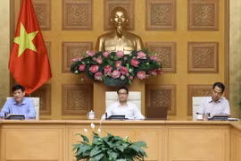Phó Thủ tướng Vũ Đức Đam chủ trì cuộc họp. (Ảnh: Văn Điệp/TTXVN)