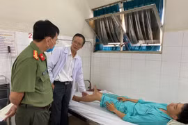 Truy bắt đối tượng tàng trữ ma túy, một chiến sỹ công an bị thương