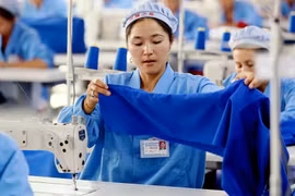 Công nhân dệt may Trung Quốc. (Nguồn: AP)