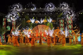 Tiết mục 'Những mùa Xuân huyền thoại' tại chương trình sân khấu hóa kỷ niệm 231 năm chiến thắng Đống Đa lịch sử (1789-2020). (Ảnh: Thanh Vũ/TTXVN)
