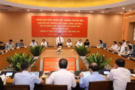 Ông Vương Đình Huệ, Bí thư Thành ủy, Trưởng đoàn đại biểu Quốc hội thành phố Hà Nội phát biểu. (Ảnh: Văn Điệp/TTXVN)