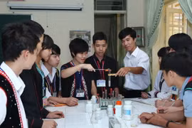 Quảng Ngãi dạy tiếng dân tộc Cor cho giáo viên tiểu học 