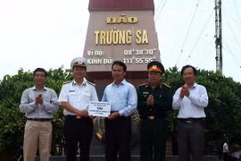 Khánh thành mô hình cột mốc chủ quyền đảo Trường Sa