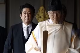 Dân Hàn xếp ông Shinzo Abe ngang với Kim Jong-Un