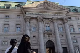 Vụ vỡ nợ của Argentina: Bài học lớn về vay nợ và xử lý nợ