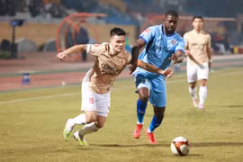 Quang Hải ghi bàn giúp Công an Hà Nội giành chiến thắng 3-0 trước Becamex Bình Dương. (Ảnh: Việt Anh/Vietnam+)