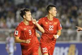 Tiền đạo Văn Toàn (số 9) ghi bàn mở tỷ số trong chiến thắng 2-0 của Đội tuyển Việt Nam trước đối thủ Philippines. (Ảnh: VFF)