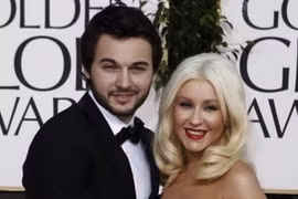 Huấn luyện viên "The Voice Mỹ" Christina Aguilera sinh con gái