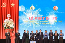 Lễ phát động Tháng Công nhân và Tháng hành động về An toàn, vệ sinh lao động năm 2023. (Ảnh: PV/Vietnam+)