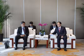 Buổi hội đàm giữa Thứ trưởng Trần Thanh Nam cùng đoàn công tác Bộ Nông nghiệp và Phát triển nông thôn làm việc với lãnh đạo tỉnh Quảng Tây. (Ảnh: Bộ Nông nghiệp và Phát triển nông thôn)