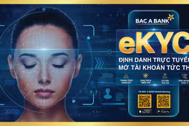Với eKYC khách hàng chỉ mất ít phút cùng một chiếc smartphone kết nối Internet mà không cần đến trực tiếp điểm giao dịch. (Ảnh: Vietnam+)