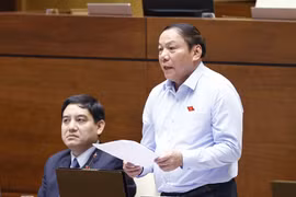 Bộ trưởng Bộ Văn hóa Thể thao và Du lịch Nguyễn Văn Hùng - Đại biểu đoàn Kon Tum. (Ảnh: Doãn Tấn/TTXVN)