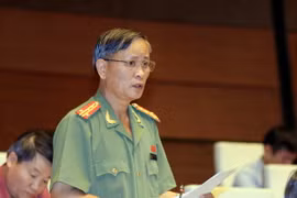 Đại biểu Quốc hội tỉnh Quảng Nam Nguyễn Trường Dân phát biểu ý kiến. (Ảnh: An Đăng/TTXVN)