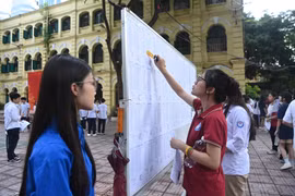 Thí sinh dự thi vào lớp 10. (Ảnh: Hoài Nam/Vietnam+)