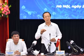 Thứ trưởng Phạm Ngọc Thưởng phát biểu tại họp báo. (Ảnh: PV/Vietnam+)