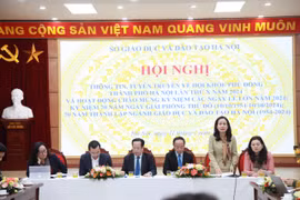 Lãnh đạo Sở Giáo dục và Đào tạo Hà Nội thông tin về các hoạt động kỷ niệm các ngày lễ lớn. (Ảnh: PV/Vietnam+)