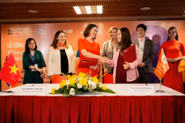 Ký kết khởi động dự án xóa bỏ bạo lực đối với phụ nữ và trẻ em ở Việt Nam