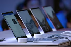 Microsoft ra mắt Surface Laptop, quyết "ăn thua" với MacBook Pro 2016