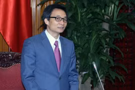 Phó Thủ tướng Vũ Đức Đam phát biểu tại buổi gặp mặt các thầy thuốc, chuyên gia, cán bộ lãnh đạo ngành y tế. (Ảnh: Phạm Kiên/TTXVN)