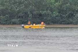 Nước sông dâng cao sau mưa lớn, hai vợ chồng đánh cá tử vong do lật thuyền