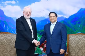 Thủ tướng Phạm Minh Chính tiếp Tổng Giám mục Paul Richard Gallagher, Bộ trưởng Ngoại giao Tòa thánh Vatican. (Ảnh: Dương Giang/TTXVN)