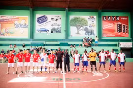 Các cầu thủ tham gia giải đấu. (Nguồn: Đại sứ quán Việt Nam tại Mozambique)